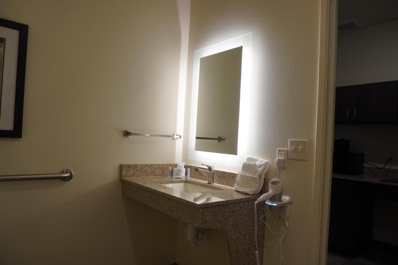 Medina Comfort Inn & Suites מראה חיצוני תמונה
