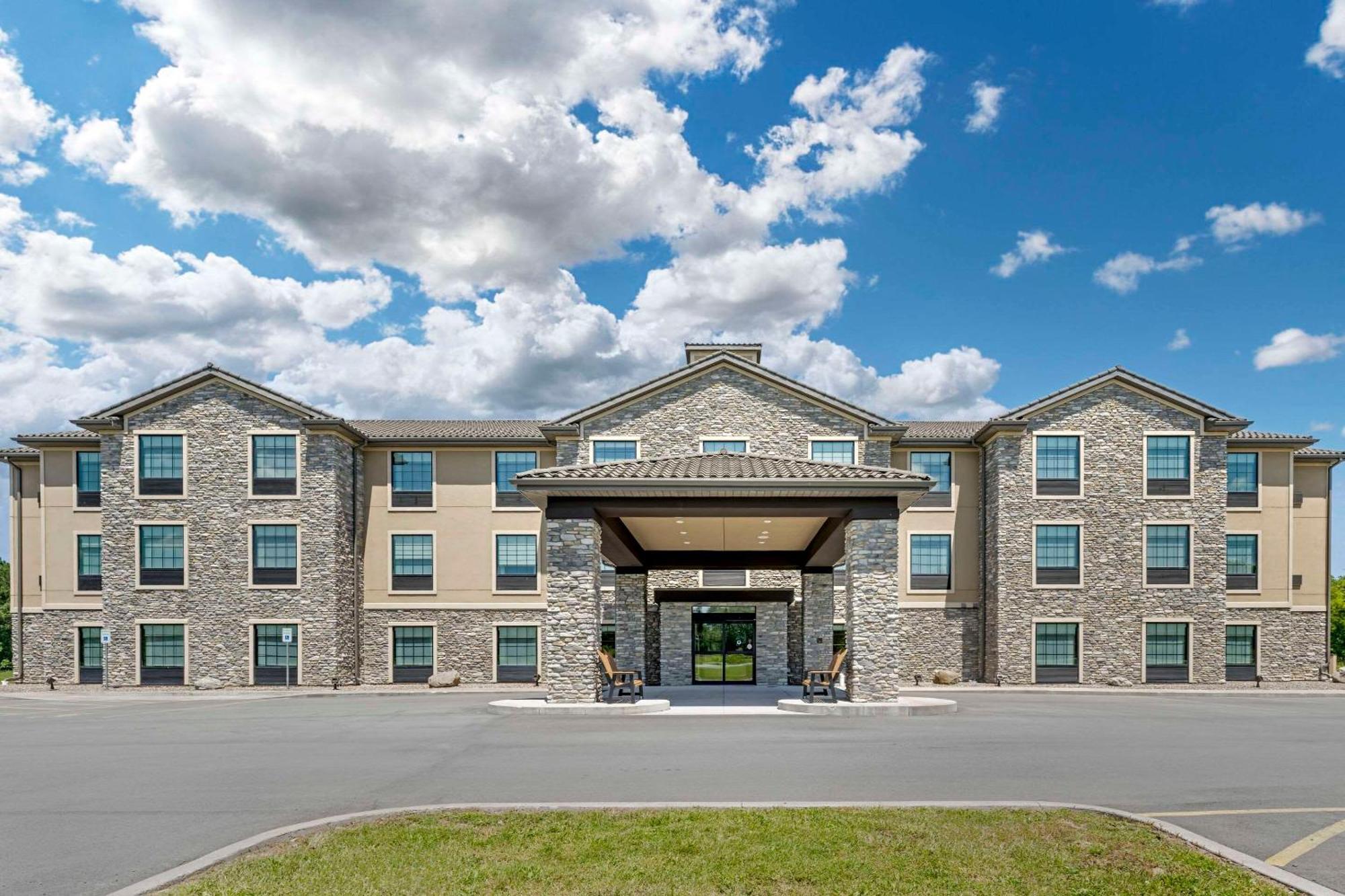 Medina Comfort Inn & Suites מראה חיצוני תמונה