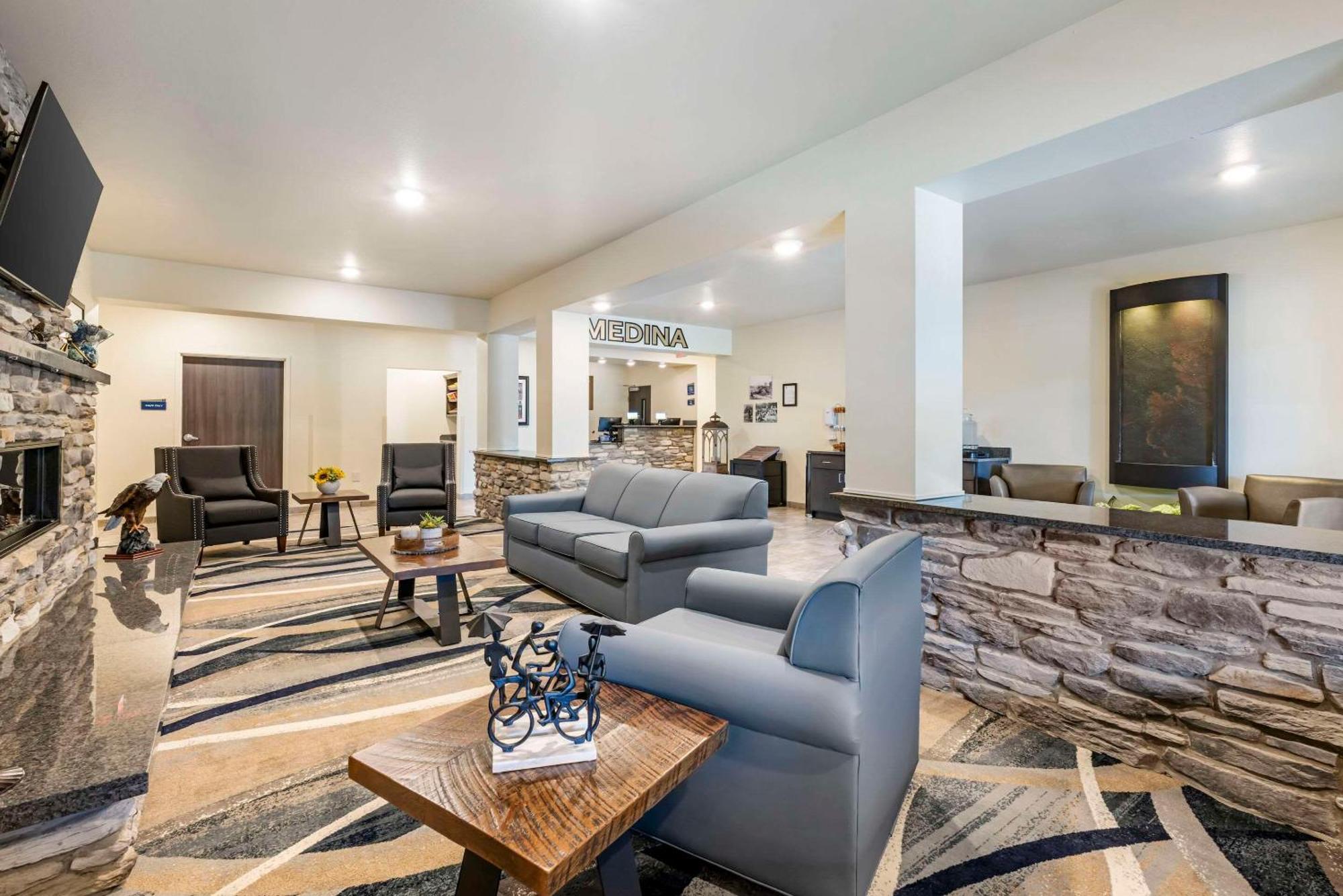 Medina Comfort Inn & Suites מראה חיצוני תמונה
