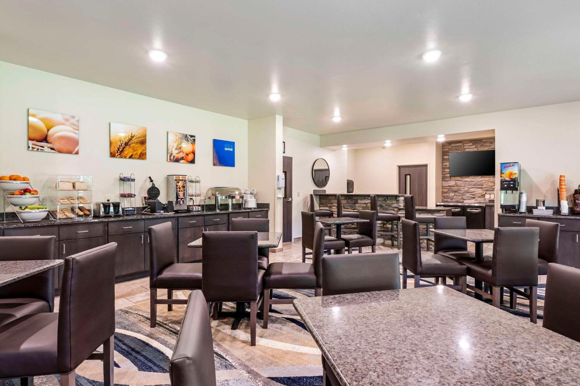 Medina Comfort Inn & Suites מראה חיצוני תמונה