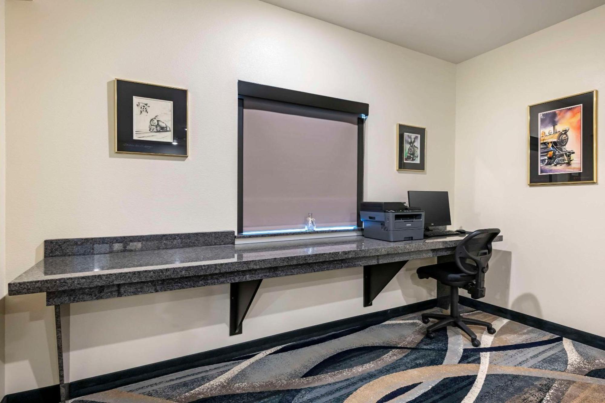 Medina Comfort Inn & Suites מראה חיצוני תמונה