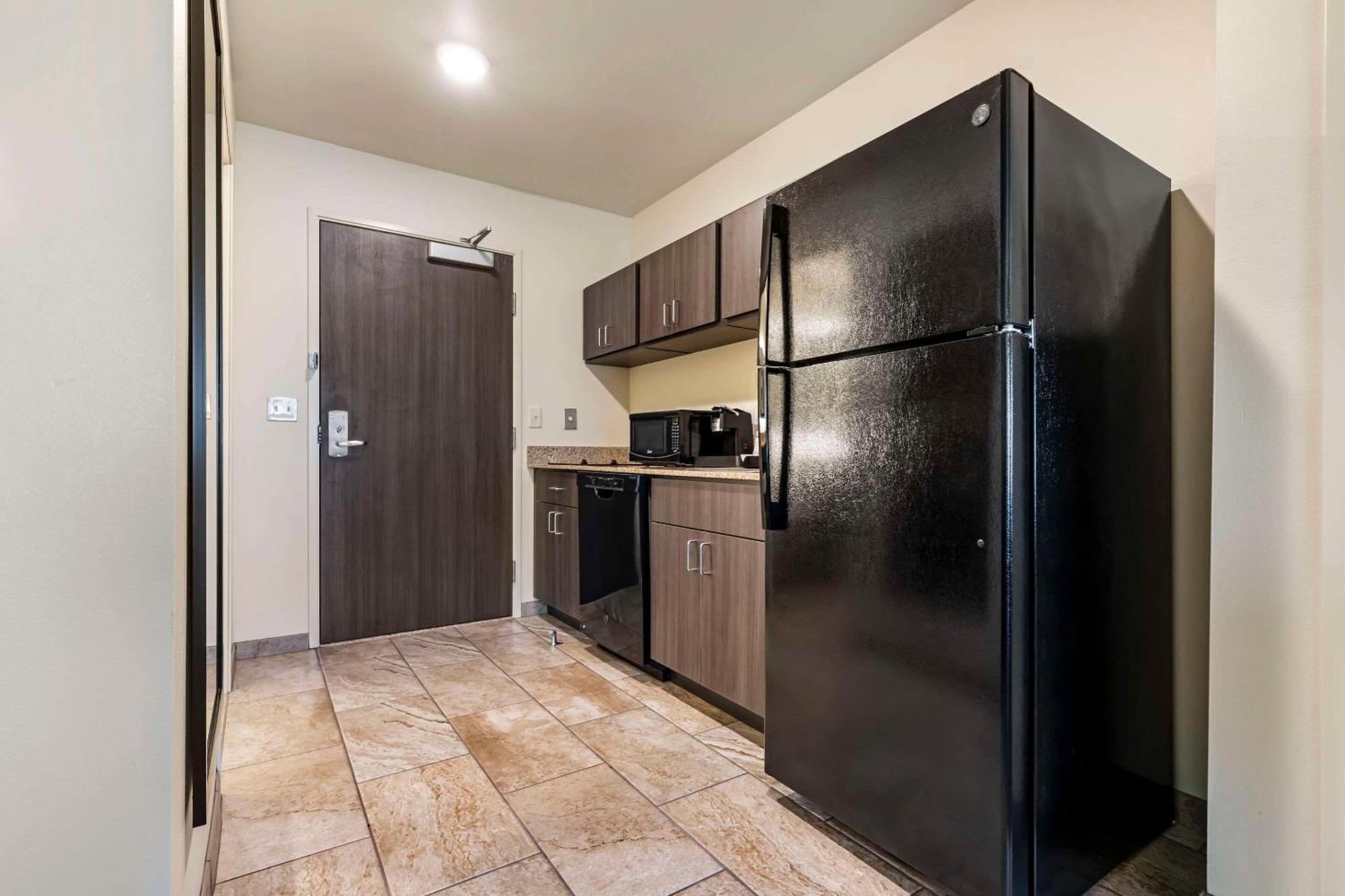 Medina Comfort Inn & Suites מראה חיצוני תמונה