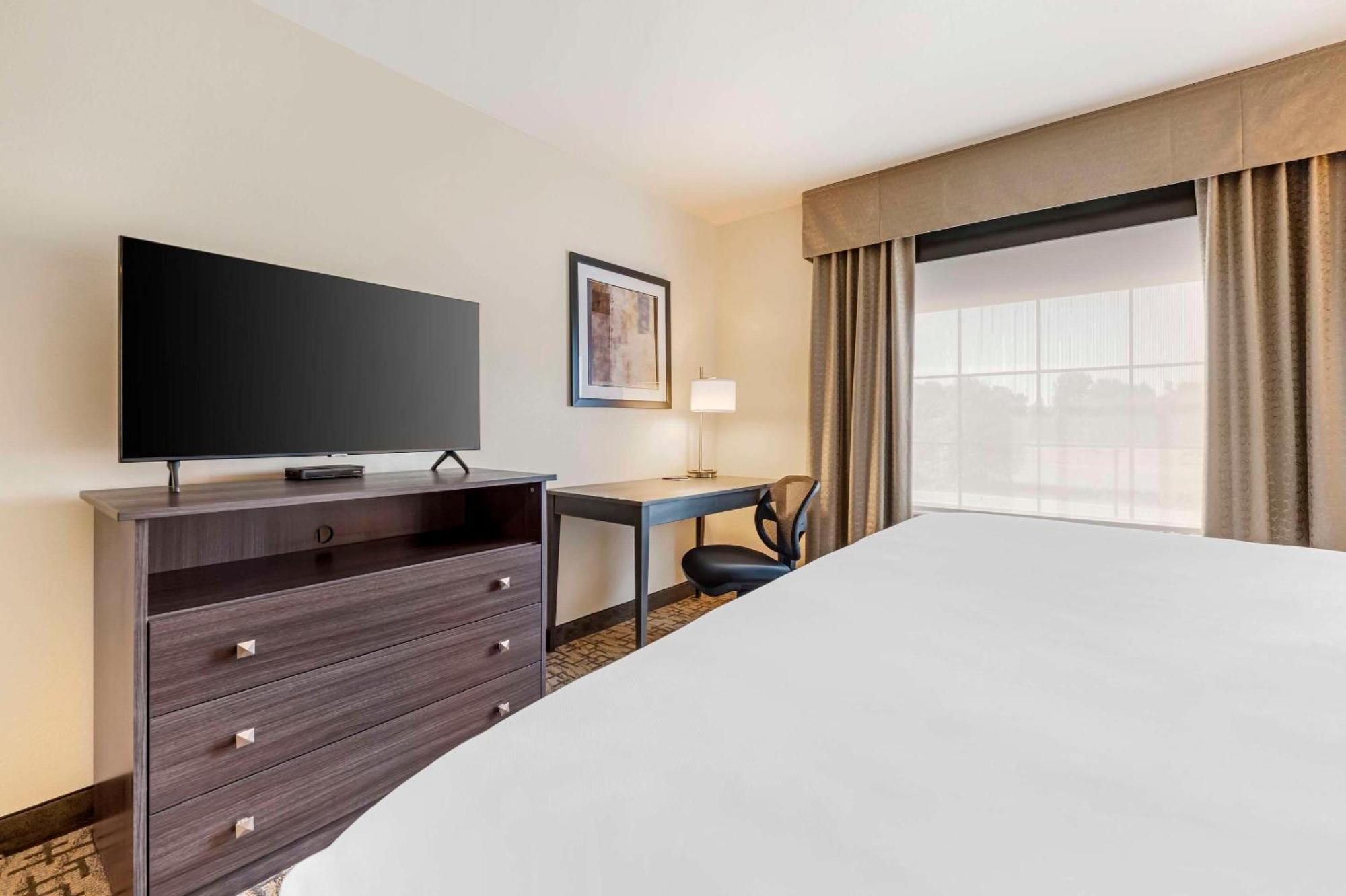 Medina Comfort Inn & Suites מראה חיצוני תמונה