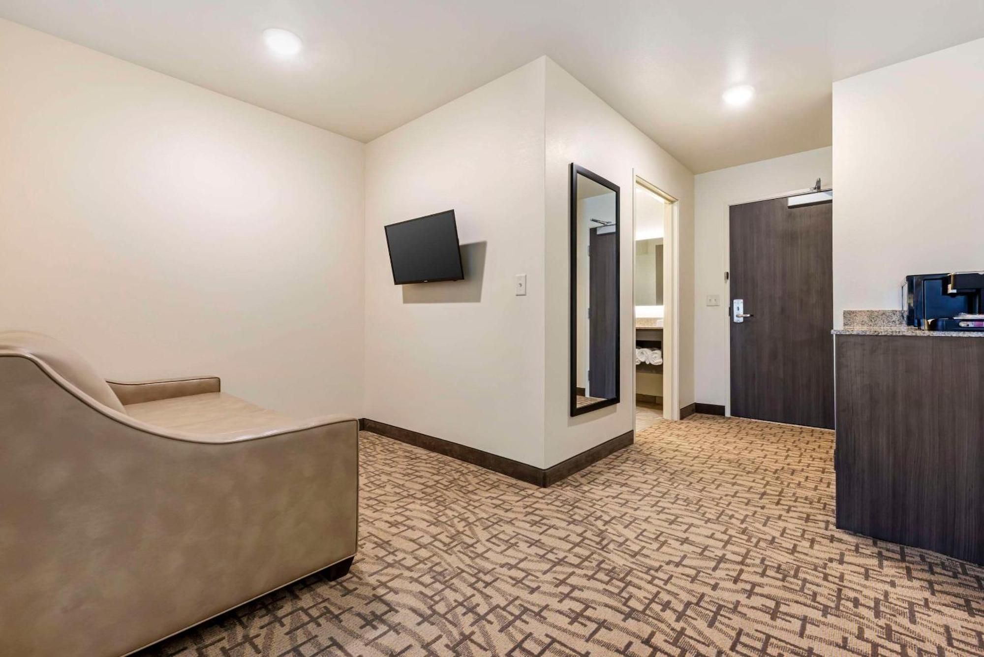 Medina Comfort Inn & Suites מראה חיצוני תמונה